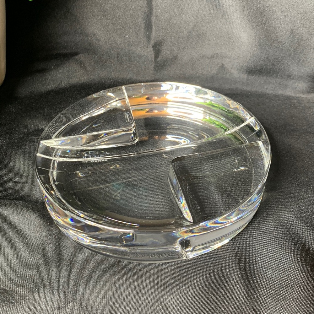 Beautiful vintage signed Cristallo Di Censo round art glass lead crystal ashtray